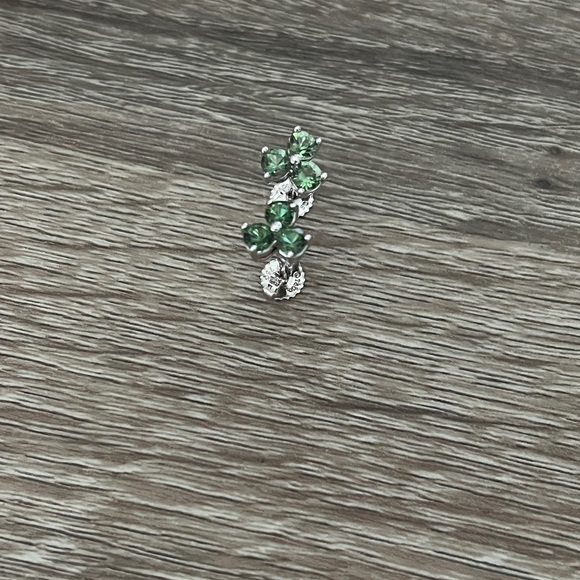 Green aria tourmaline earrings - Picture 5 of 10